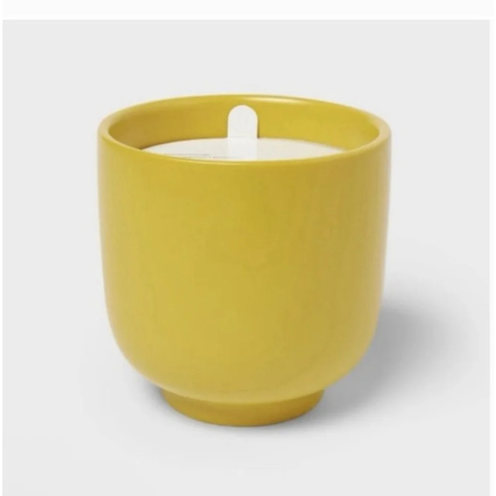 Room Essentials Yuzu Tonic Ceramic Candle in Sugared Lemon Prosecco Scent